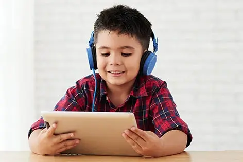 Screenshot: audio narration with highlighted words for reluctant readers